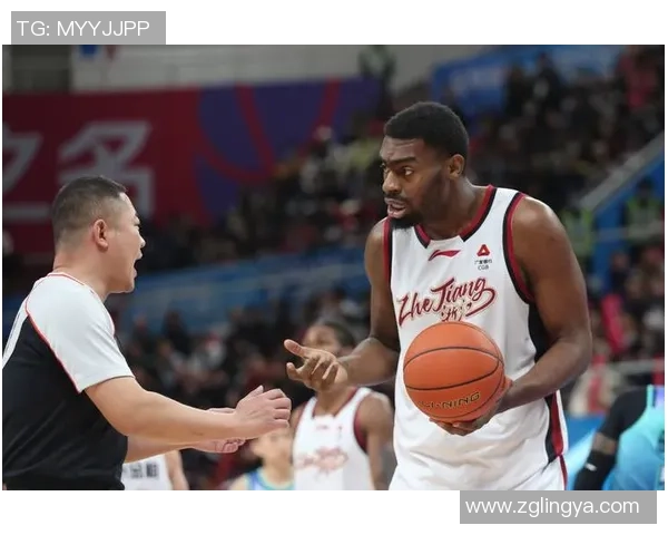 黑人球员呼吁姚明关注篮球发展共同推动体育文化交流