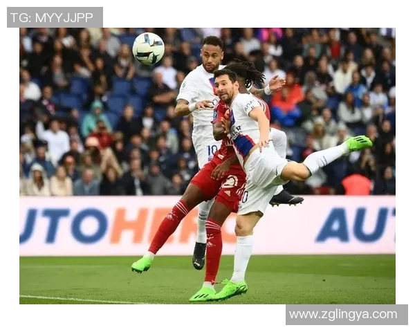 西甲惊现冷门巴黎圣日耳曼4-0莱比锡乌龙球引发全场狂欢 西甲惊现冷门巴黎圣日耳曼4-0莱比锡乌龙球引发全场狂欢