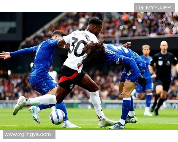 英超精彩对决波尔图与皇马激战成和逆转瞬间引发全场热烈反响