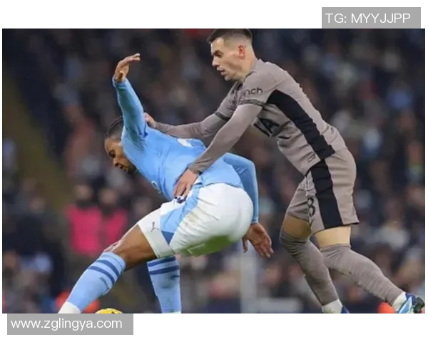 意甲激战：里昂与热刺战成平局神扑引发争议判罚全场沸腾